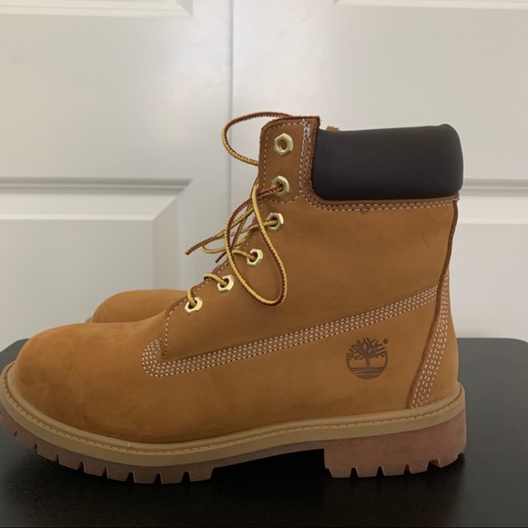 womens timberlands - Picture 3 of 6